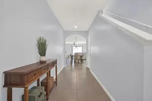 32620 Abby Lax Ln, Wesley Chapel, FL 33543 - Photo 5