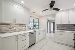 2180 Dolphin Blvd S, Saint Petersburg, FL 33707 - Photo 19