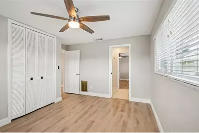 2180 Dolphin Boulevard S, Saint Petersburg, FL 33707 - Photo 29