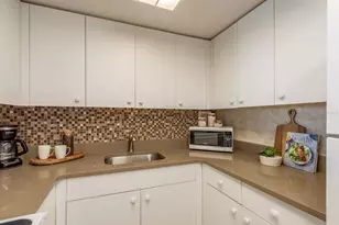 880 Mandalay Ave, Clearwater Beach, FL 33767 - Photo 13