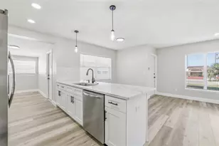 8012 Dell Dr, Tampa, FL 33615 - Photo 7