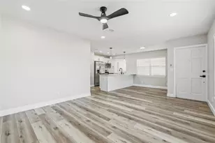 8012 Dell Dr, Tampa, FL 33615 - Photo 3