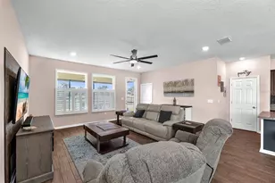 6230 Plover Meadow St, Lithia, FL 33547 - Photo 17