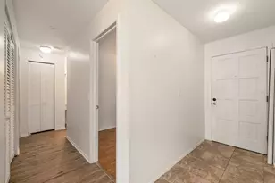200 Country Club Dr, Largo, FL 33771 - Photo 5