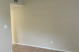 7193 E Bank Dr, Tampa, FL 33617 - Photo 5