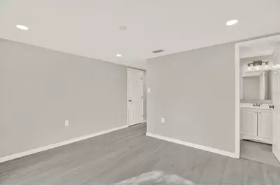 7831 Fox Hollow Drive, Port Richey, FL 34668 - Photo 17