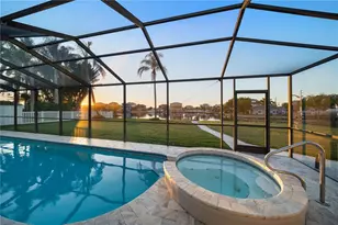 402 Harbor View Ln, Largo, FL 33770 - Photo 3