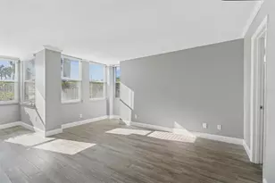 2051 Skimmer Ct W, Clearwater, FL 33762 - Photo 21