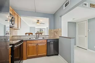 2051 Skimmer Ct W, Clearwater, FL 33762 - Photo 17