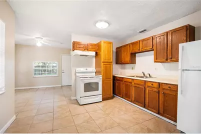 708 E Brawin Avenue, Tampa, FL 33612 - Photo 11