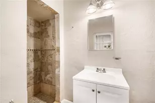708 E Brawin Ave, Tampa, FL 33612 - Photo 19