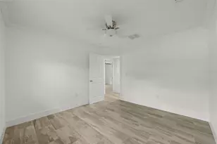 5301 Venetian Blvd NE, Saint Petersburg, FL 33703 - Photo 17