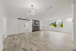 5301 Venetian Blvd NE, Saint Petersburg, FL 33703 - Photo 5