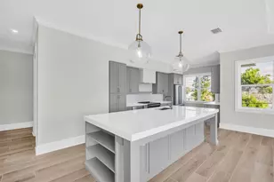 187 145th Ave E, Saint Petersburg, FL 33708 - Photo 5