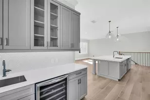 187 145th Ave E, Saint Petersburg, FL 33708 - Photo 13