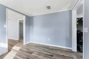 8010 Riverview Dr, Riverview, FL 33578 - Photo 13