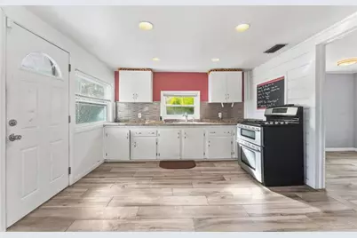 8010 Riverview Drive, Riverview, FL 33578 - Photo 15