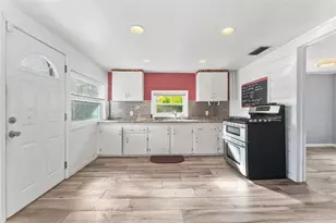 8010 Riverview Dr, Riverview, FL 33578 - Photo 15