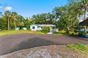 8010 Riverview Dr, Riverview, FL 33578 - Photo 3