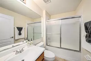 7924 Carriage Pointe Dr, Gibsonton, FL 33534 - Photo 13