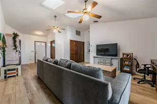 9814 Reylinda Ave, Thonotosassa, FL 33592 - Photo 7