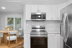 4460 67th St N, Saint Petersburg, FL 33709 - Photo 9