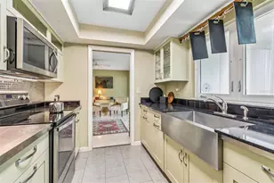 1399 Embassy Dr, Clearwater, FL 33764 - Photo 23