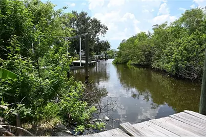 8609 Driftwood Drive, Tampa, FL 33615 - Photo 41