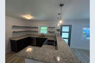 8609 Driftwood Drive, Tampa, FL 33615 - Photo 7