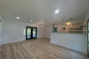 8609 Driftwood Dr, Tampa, FL 33615 - Photo 19