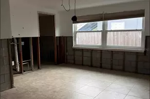 9045 3rd St N, Saint Petersburg, FL 33702 - Photo 7