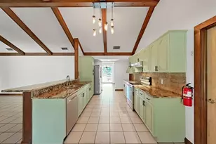 2921 Chelsea Woods Dr, Valrico, FL 33596 - Photo 17