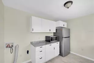 1607 18th St E, Palmetto, FL 34221 - Photo 5