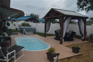 10126 Hoop Ct, Port Richey, FL 34668 - Photo 7