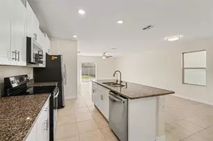 15628 Spice Key St, Sun City Center, FL 33573 - Photo 9