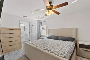 420 42nd Ave NE, Saint Petersburg, FL 33703 - Photo 15