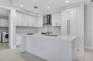 275 1st Ave S, Saint Petersburg, FL 33701 - Photo 3