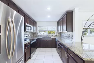 1801 58th St S, Gulfport, FL 33707 - Photo 15
