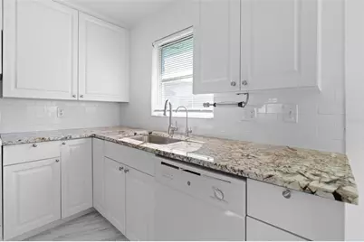 7050 Versailles N, Pinellas Park, FL 33781 - Photo 15