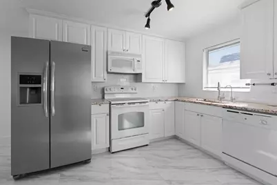 7050 Versailles N, Pinellas Park, FL 33781 - Photo 13