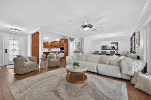 8718 Palisades Dr, Tampa, FL 33615 - Photo 9