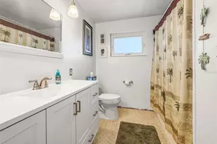 242 Sky Loch Dr E, Dunedin, FL 34698 - Photo 13