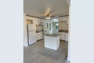 6680 Date Palm Avenue S, Saint Petersburg, FL 33707 - Photo 9