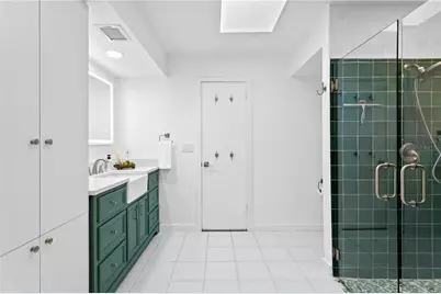 12915 Golf Crest Terrace, Tampa, FL 33618 - Photo 41