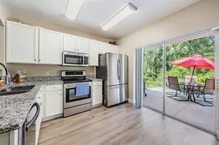 5886 Fishhawk Ridge Dr, Lithia, FL 33547 - Photo 9