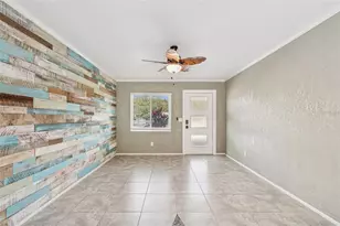 3010 Pinellas Point Dr S, Saint Petersburg, FL 33712 - Photo 9