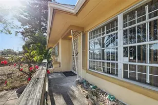 2228 NE Coachman Rd, Clearwater, FL 33765 - Photo 5