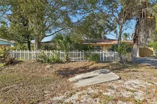 2228 NE Coachman Rd, Clearwater, FL 33765 - Photo 3
