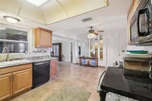 2228 NE Coachman Rd, Clearwater, FL 33765 - Photo 17