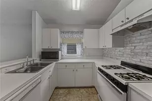 1912 Falling Star Ln, Lutz, FL 33549 - Photo 13